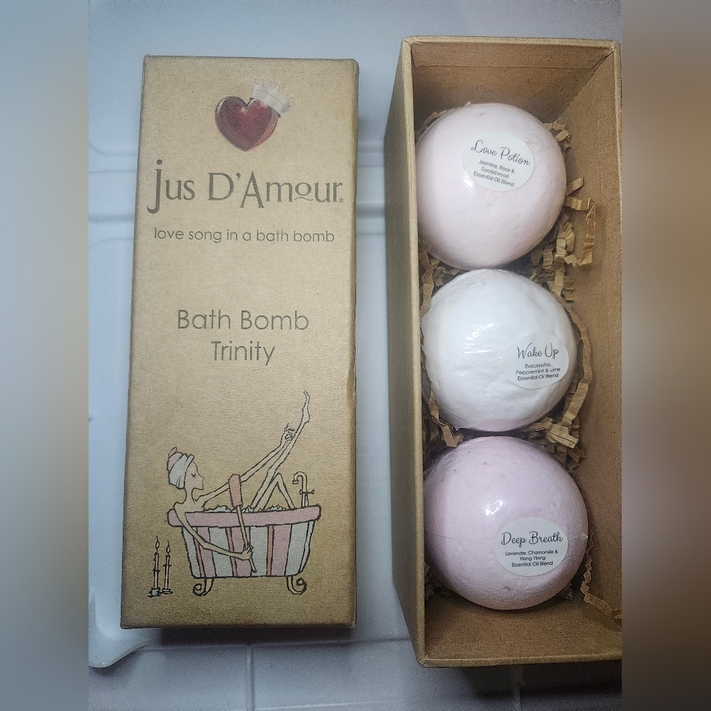 Jus D'Amour Bath Bomb Trinity.